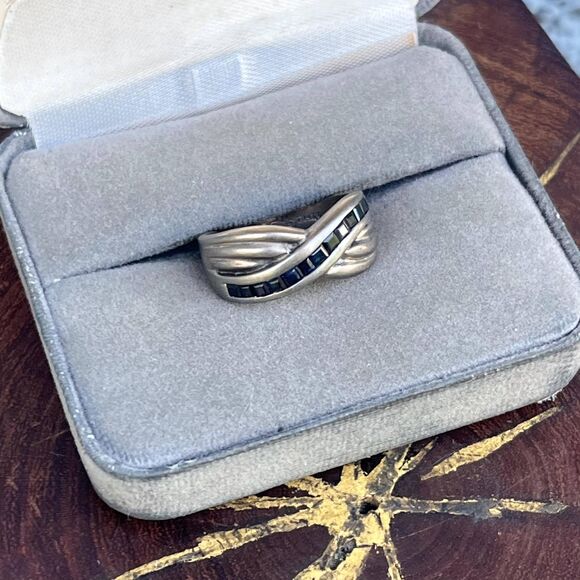 Vintage Cocktail Ring Size 6 3/4 With Blue Sapphire and Sterling Silver Band - Picture 2 of 9